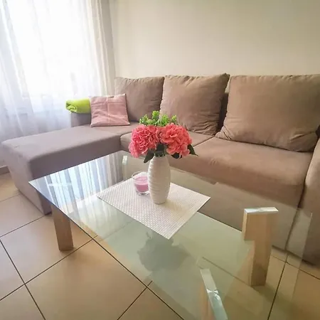 On Ground Floor 50 Paces From Beach *